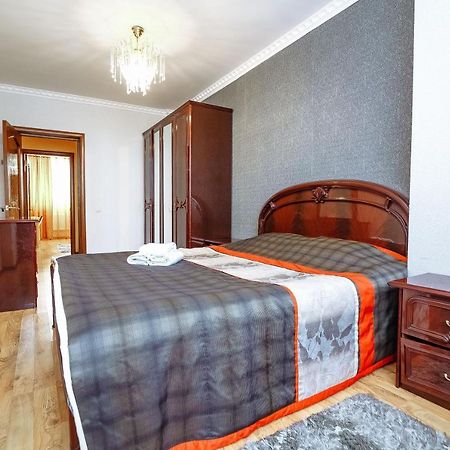 Two Bedroom Apartment On Syganak Street 64-1 Asztana Kültér fotó