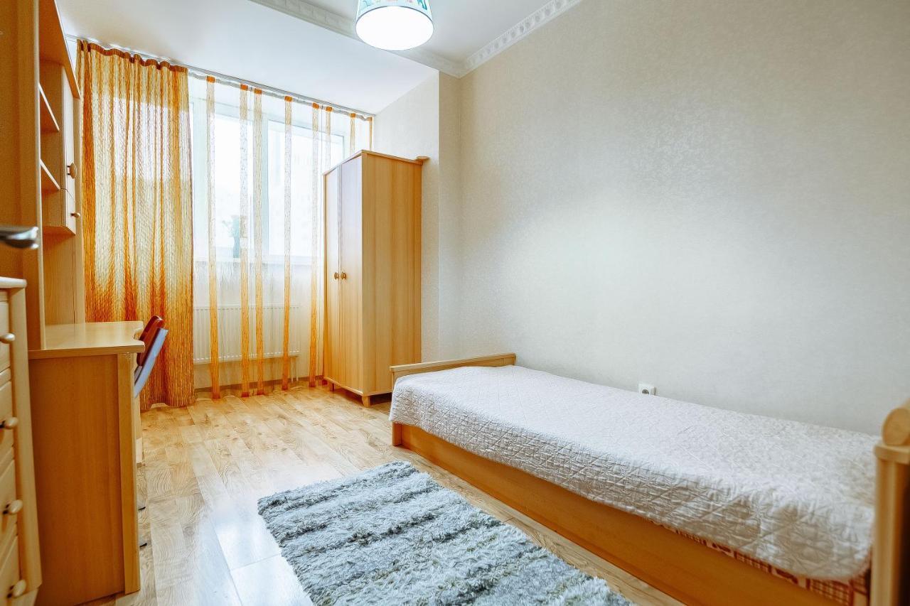 Two Bedroom Apartment On Syganak Street 64-1 Asztana Kültér fotó